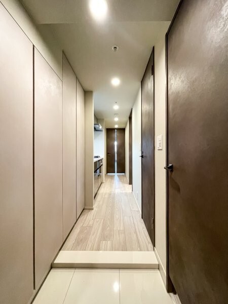 ※写真は同タイプ住戸です。(玄関)