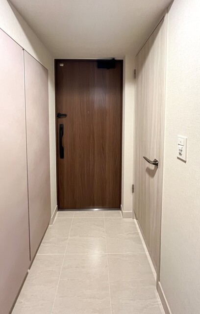 ※写真は同タイプ住戸です。(玄関)