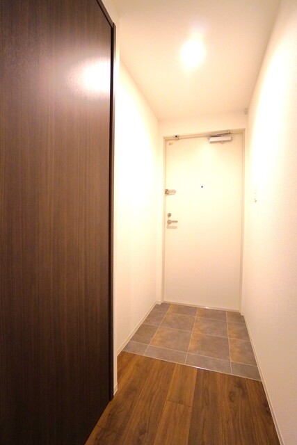 ※写真は同タイプ住戸です。(玄関)