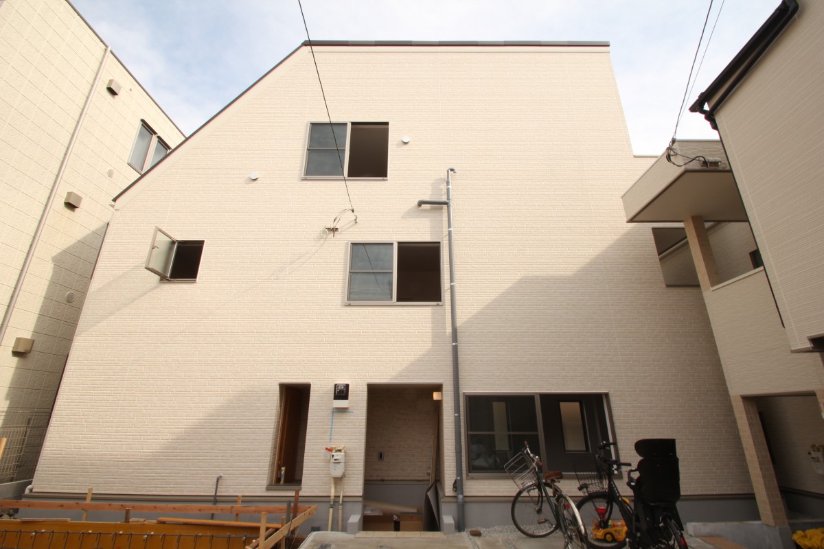 A HOUSE of your own in MUSASHIKOYAMA!